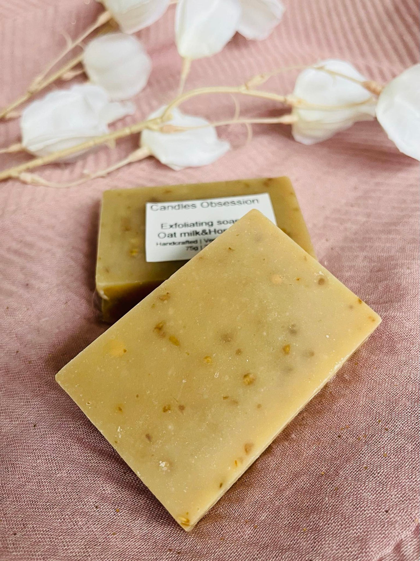 Artisanal Organic Soap:Exfoliating (Oat milk&honey)